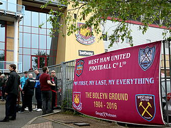 As it happened: West Ham 3-2 M...